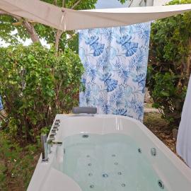 Skyline Suites Villa and Spa, готель у Монтего-Бей