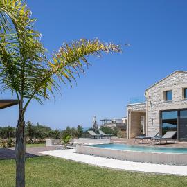 Revi Villa - Elegant Villa with Private Pool, hotel sa Chania International Airport