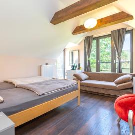 BnB Comfort Guesthouse Olten - Lostorf, hotel v mestu Lostorf