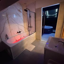 La suite 7 Sauna et jacuzi