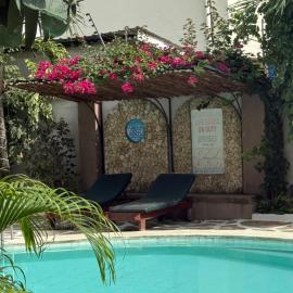 Mara House -1BR ,Pool, 5 min drive to the beach