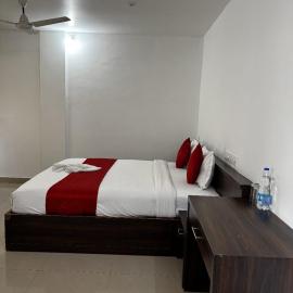 Golden Palace, hotel di Neriyamangalam