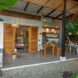 Bungalow Lapa 10-15 min walking to the beach