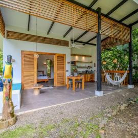Bungalow Lapa 10-15 min walking to the beach