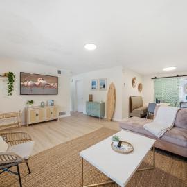 Villa Oasis 1 Block to Beach and Downtown