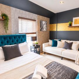 Maidstone Executive City Centre Apt with Parking