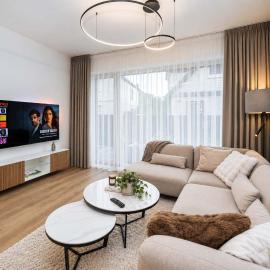Modern Cosy Cottage w Views & Workspace, viešbutis Kaune