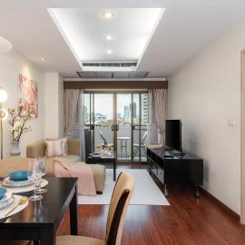 Mystic Haven King Bed Suite with Balcony & City Views, viešbutis mieste Klong Toi