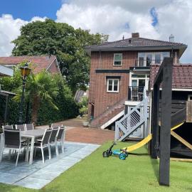 Elegant Family Villa - Comfort, Space & Privacy, Hotel in Zoetermeer