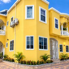 A taste of Jamaica Lavern’s Place, hotelli kohteessa Ocho Rios