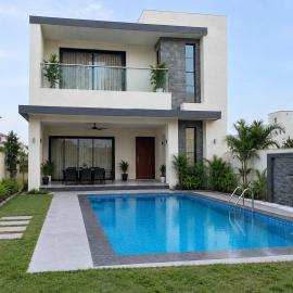 Aazhiya Beach Resort, hotel in Covelong