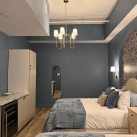 Hollyhock Suite 506