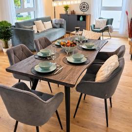 RelaxRefugium LUXUS - Küche, Arbeitsplätze, Stellplatz & Komfort für bis 6 Gäste, hotel a Königs Wusterhausen