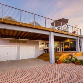 Four Seasons Guesthouse, hotel i Groot Brak Rivier
