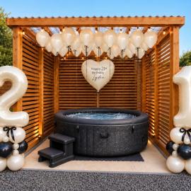 Private Hot Tub - Covered Garden Retreat - Entire House - Free Parking