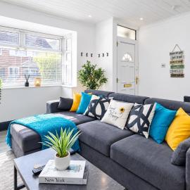 Spacious 3BED l Watford I 15 mins Euston I Warners Bro Studio