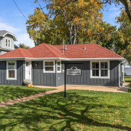 Hickory Hideaway Cozy 2-Bedroom Home on Lake Winnebago, хотел в Ошкош