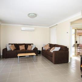 Kingfisher I Pet Friendly I 10 Min Walk to Beach