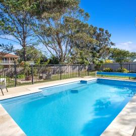 Pipers Spot - Pet Friendly - Fireplace with Swimming Pool