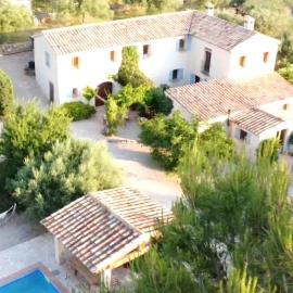 Authentic Finca with Pool, Beach 15 Miles, Absolute Privacy, מלון בRasquera