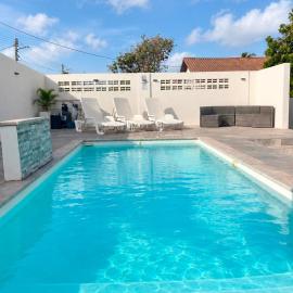 Apartment with pool, hotel a Tera Kora