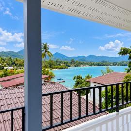 Azure Bungalow - Sea View & Beach Access - 5-Min Walk to Chabad House, hôtel à Ko Pha Ngan
