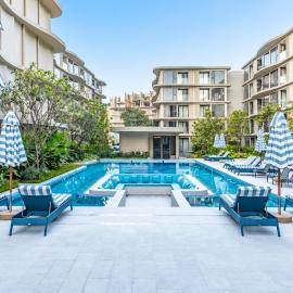 Bellevue Beachfront 1 bdr Apartment with pool view, by TVC, hotel in Ko Kala