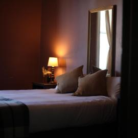 Court House Hotel、マッジーのホテル