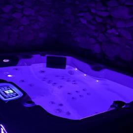 Studio calme avec jacuzzi privé, hotel u gradu Cliousclat