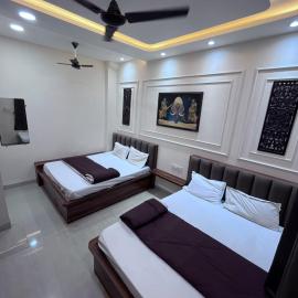 Hotel The Maa Palace 1 KM From Shri Mahakaleshwar Jyotirlinga Temple, hotelli kohteessa Ujjain