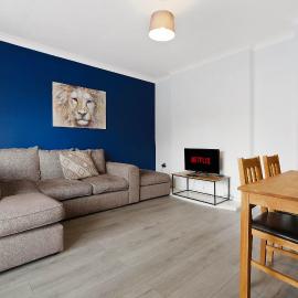 Chic 4BR Contractor Stay for 7 with WiFi by Stay With Us