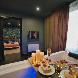 By FLB Property - Suite Charmes & Spa Privatif, hotel i Mulhouse