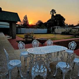 Christi-Lue Villa Guest House