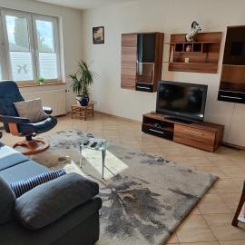 Ferienwohnung mit überdachter Terrasse und Garten - 10 Minuten von Templin