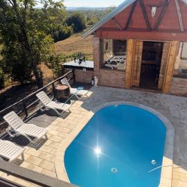 Villa Sveti – hotel w mieście Donja Bačuga