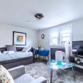 Stylish 1BR Apartment - Heart of James South Hamilton