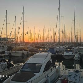 Luxury Marina Apartment Pool, Gym ,Tennis