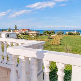 Villa Luna, Sea Views & Open Skies in Kato Assos, Hotel in Káto Ássos