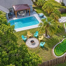 Family Fun House Pool Mini-Putt 3BR 2BA Sleep 12