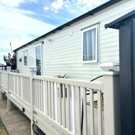 Dog Friendly - Sleeps 6 - Near Skegness Beach