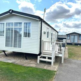 Dog Friendly - Sleeps 6 - Near Skegness Beach