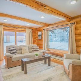 Tucked Away Timber Lower Suite