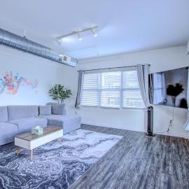 The Stallion #305 - Walk to Attractions - Modern Spacious 1BD Loft in Memphis Downtown