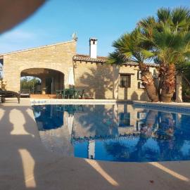 Estupenda villa privada, hotel v destinácii Luchente