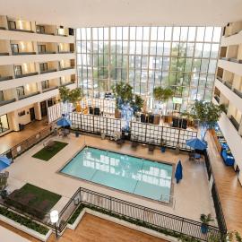 Atrium Hotel and Suites DFW Airport: Irving şehrinde bir otel