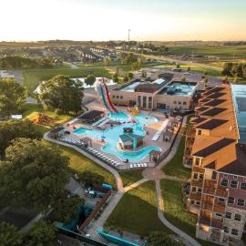 Bridges Bay Resort, готель у місті Arnolds Park