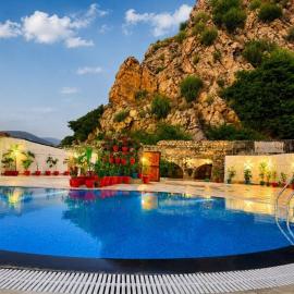 The Golden Valley Hotel and Resort , Sariska, hotelli kohteessa Alwar