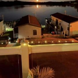 Luxury Lakeside Caravan Cheshire-Lake View