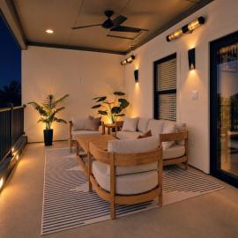 Luxury Townhome B. Walk to AT&T Stadium. Rooftop Terrace + Game Room. Sleeps 10.