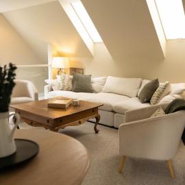 Private Loft Retreat Walk to Beach & Town